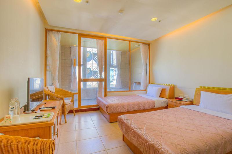 Crystal Hotel Renai Bagian luar foto