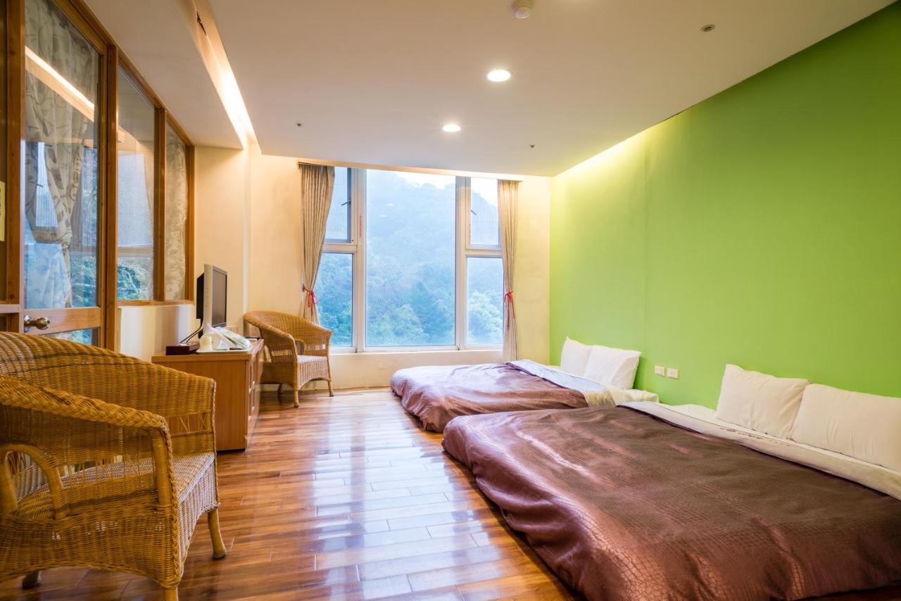 Crystal Hotel Renai Bagian luar foto