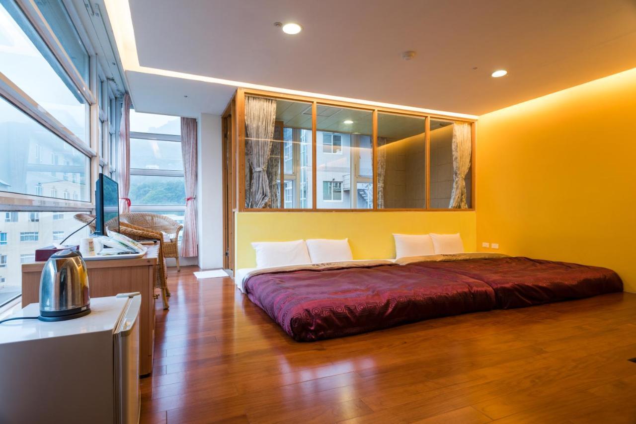 Crystal Hotel Renai Bagian luar foto