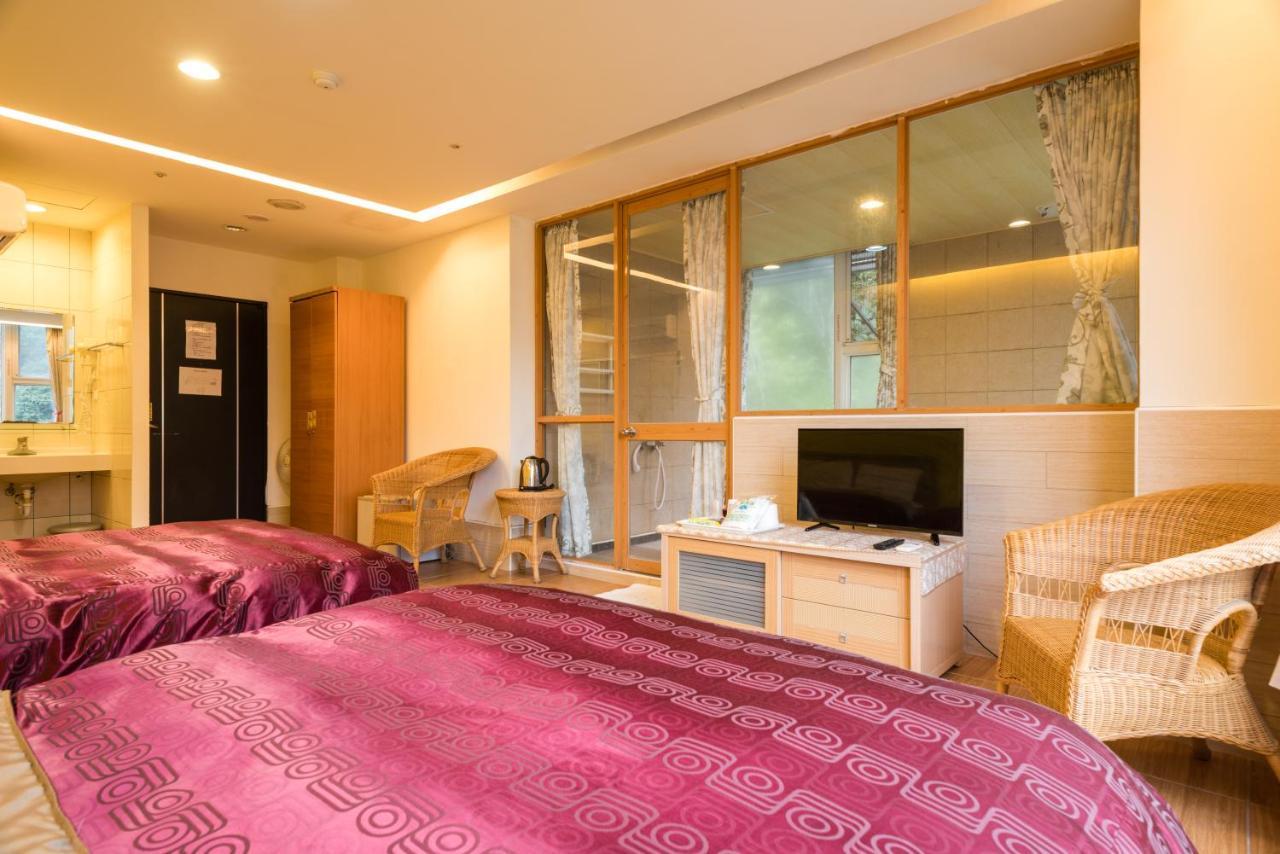 Crystal Hotel Renai Bagian luar foto