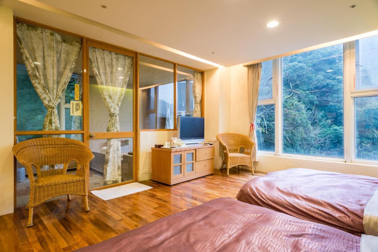 Crystal Hotel Renai Bagian luar foto