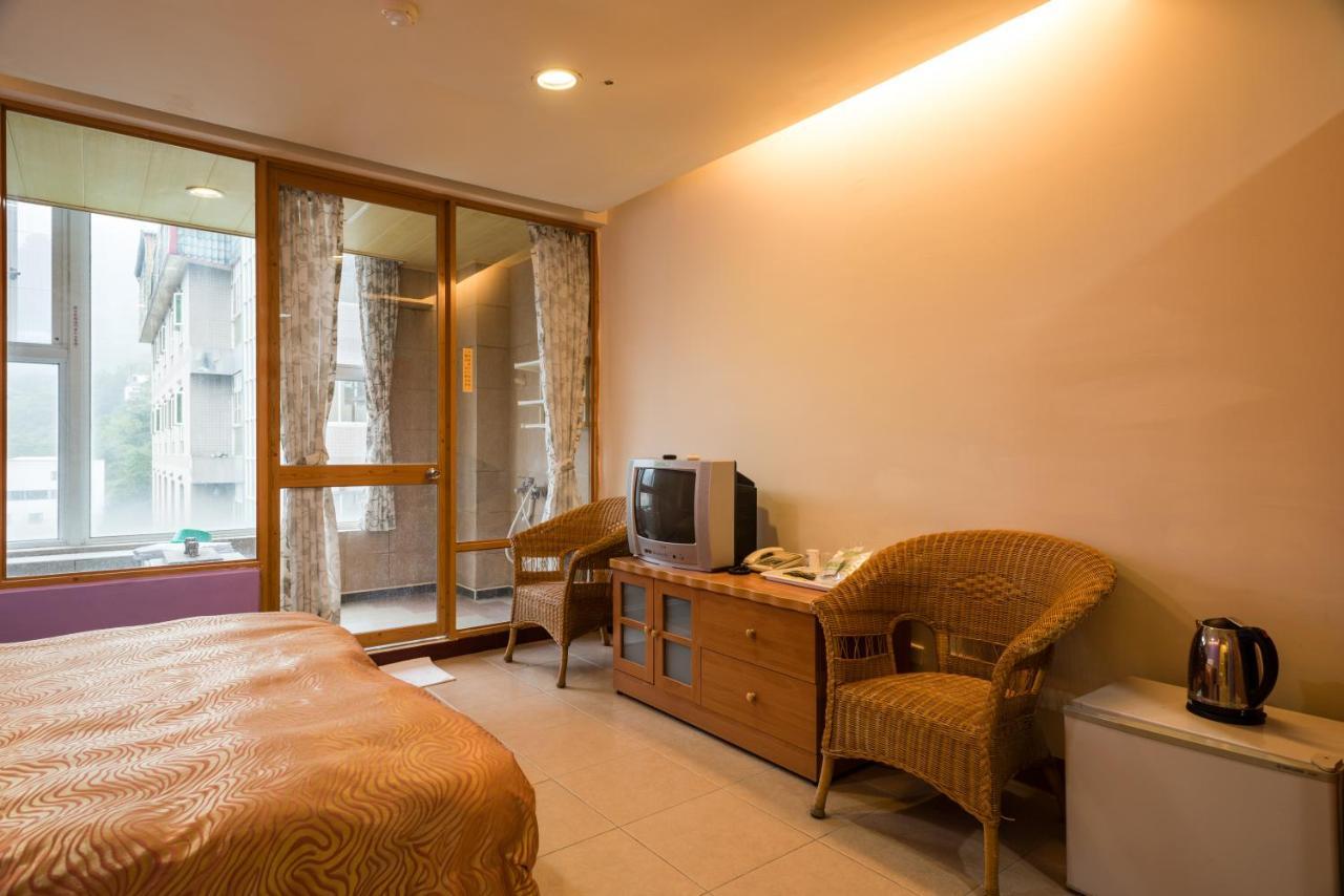 Crystal Hotel Renai Bagian luar foto