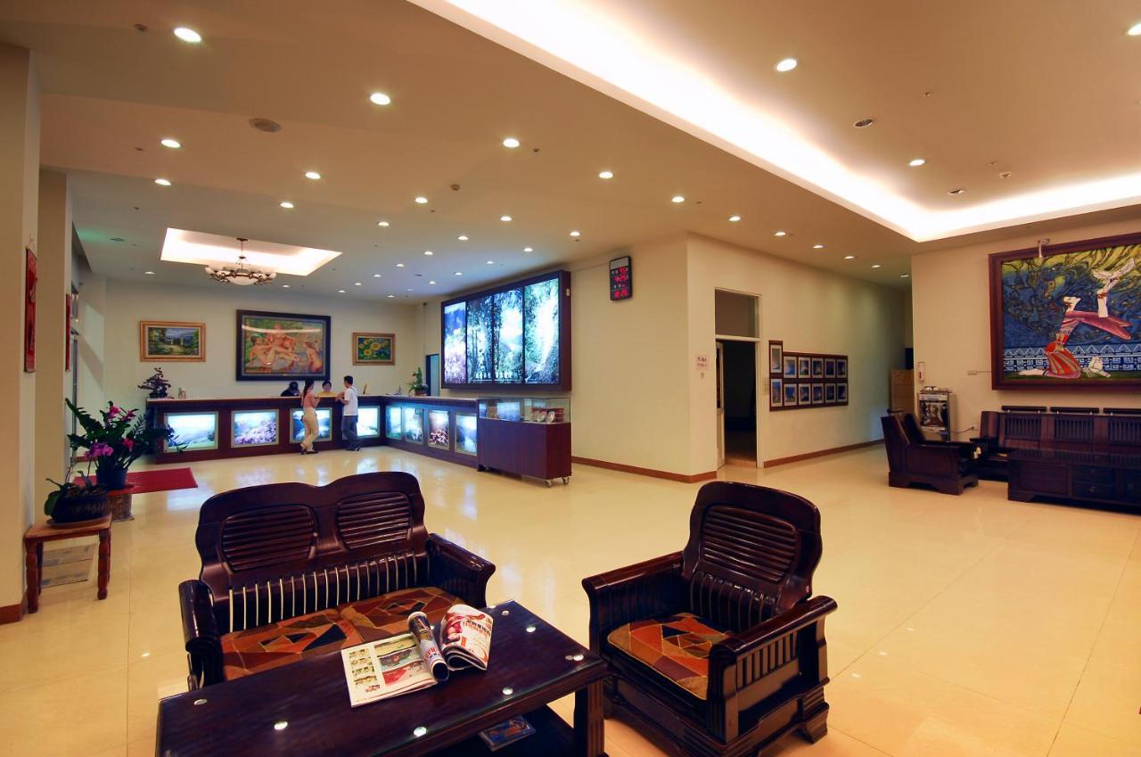 Crystal Hotel Renai Bagian luar foto