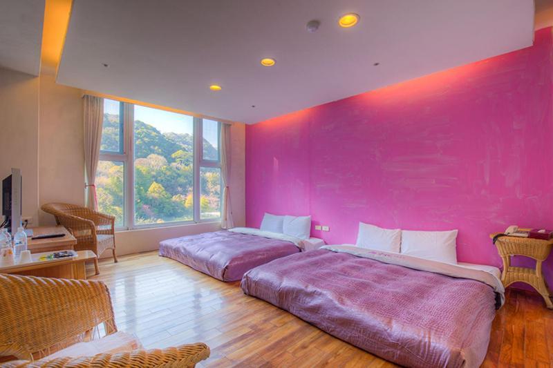 Crystal Hotel Renai Bagian luar foto