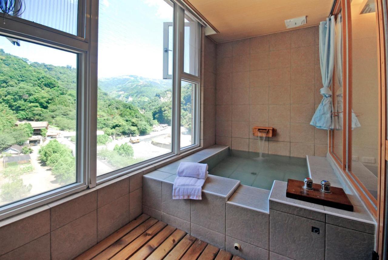 Crystal Hotel Renai Bagian luar foto